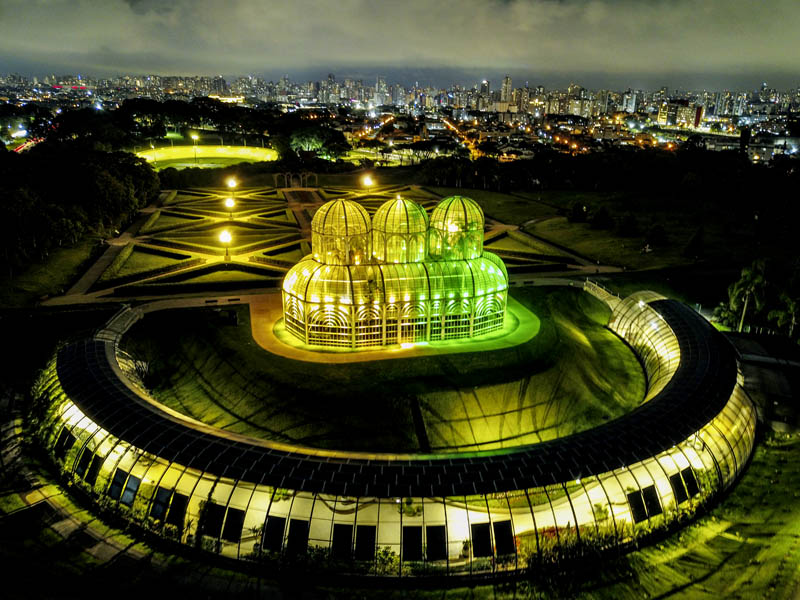 Monumentos De Curitiba Ficam Iluminados De Verde E Amarelo Na Semana Da