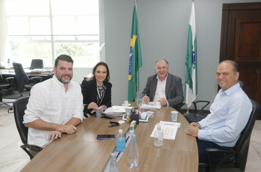 Ortega, Barros, Lupion e Maria Victoria fecham parceria