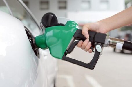 Petrobras anuncia redução de 4,8% no preço da gasolina nas refinarias