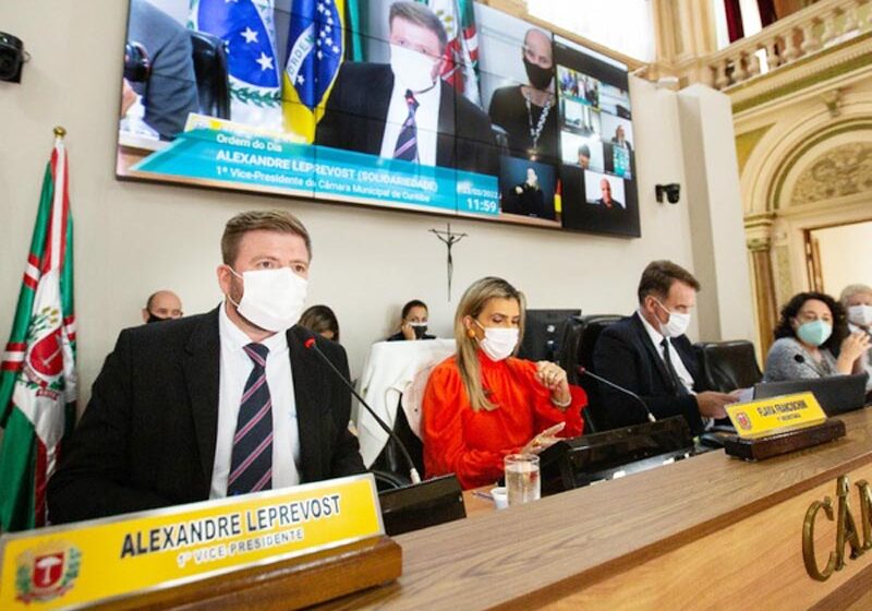  Câmara suspende aplicação de multas da pandemia em Curitiba