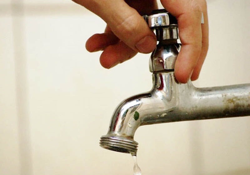  Rompimento de tubulação pode afetar abastecimento de água em bairros de Curitiba