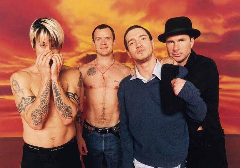  Red Hot Chili Peppers: rock, sol e muita maluquice