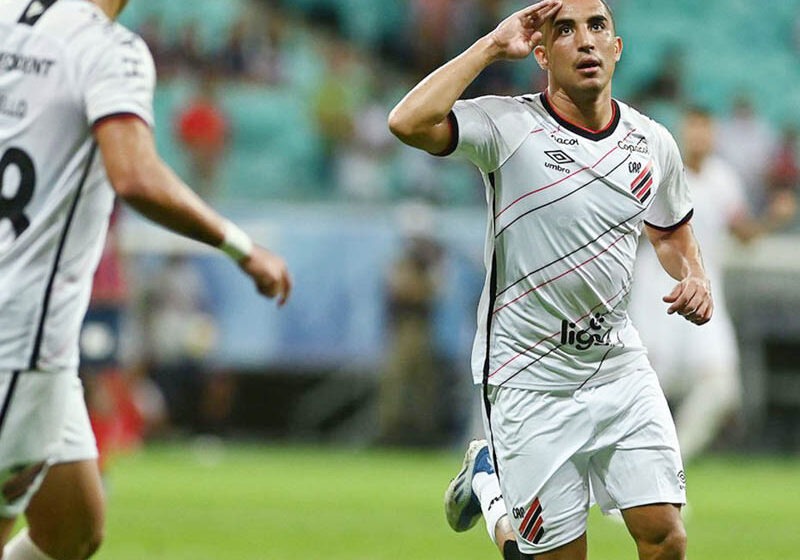  Athletico vira sobre Bahia e sai na frente pela Copa do Brasil