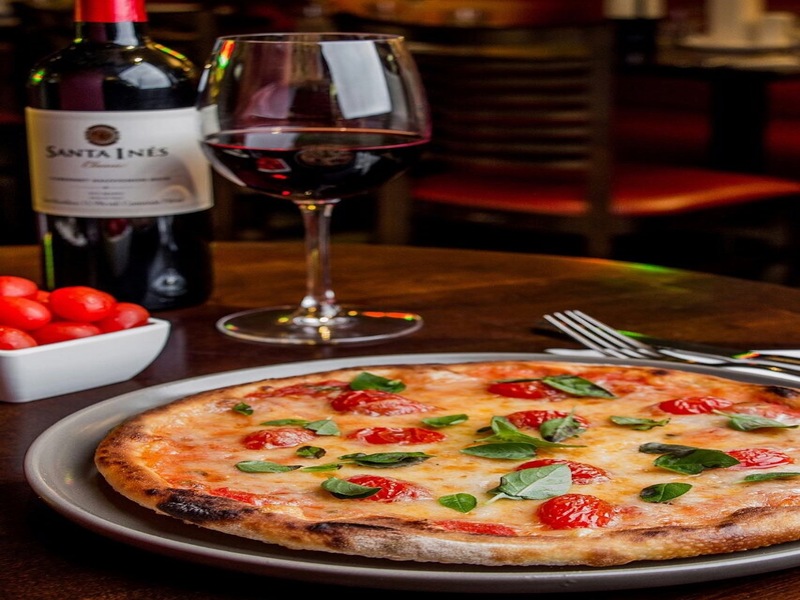 OPEN DE VINHO E GIN POR R$ 29,90! Bora comer uma pizza deliciosa e