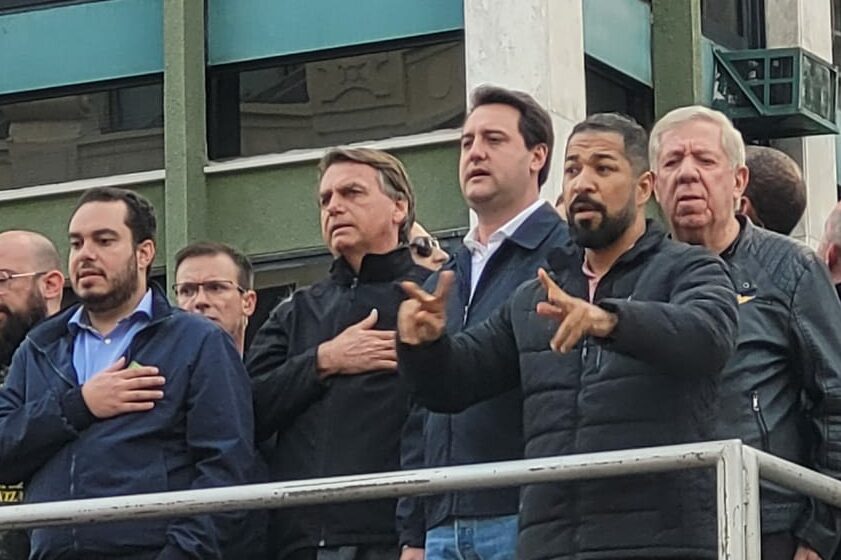  Em campanha no Paraná, Bolsonaro reforça ataques a Lula