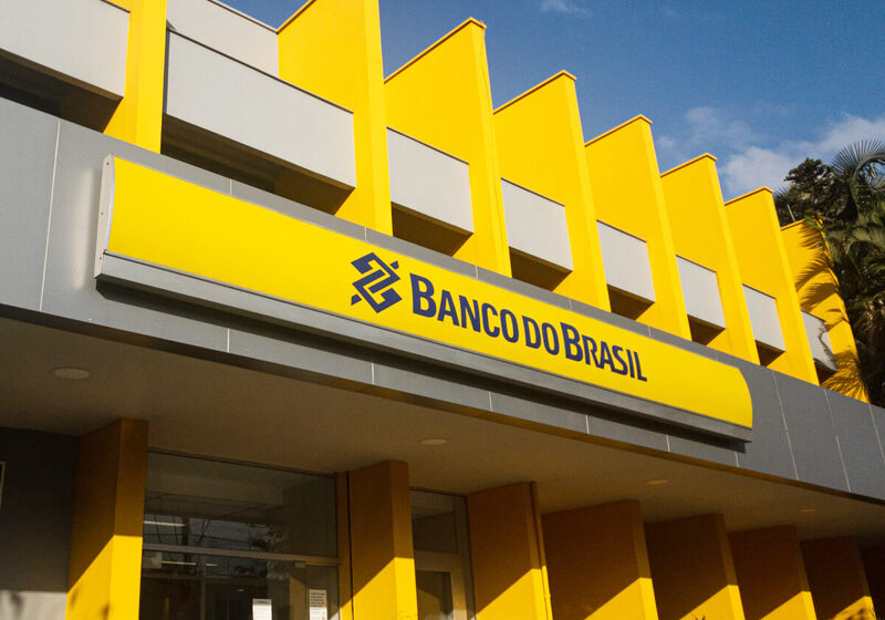  Alvo de investigação, Banco do Brasil diz que não emite cartão consignado há 4 anos