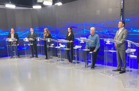 Debate vira palco para ataques a Bolsonaro e Ratinho Jr.