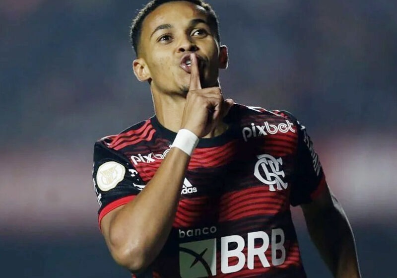  Em jogo de reservas, Athletico leva goleada do Flamengo