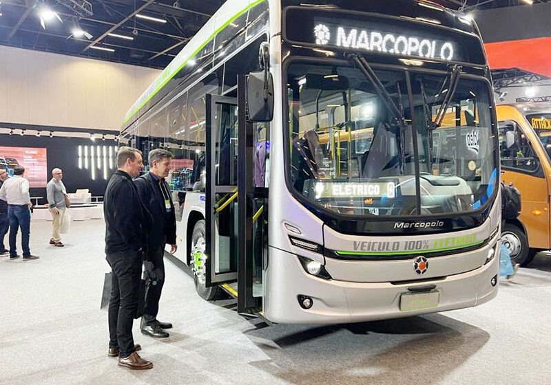  Curitiba estuda modelos de ônibus elétricos em evento de mobilidade
