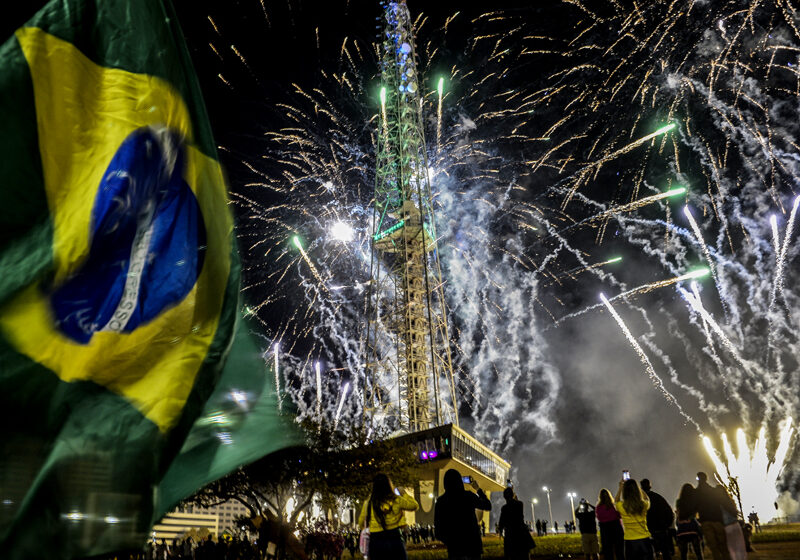  Comemorações do 7 de setembro começaram a meia-noite em Brasília