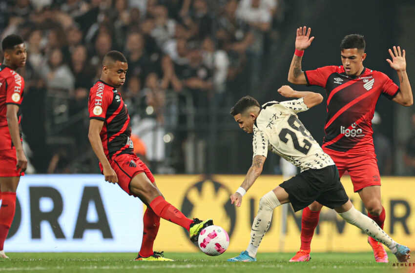  Primeiro tempo define derrota do Athletico para o Corinthians