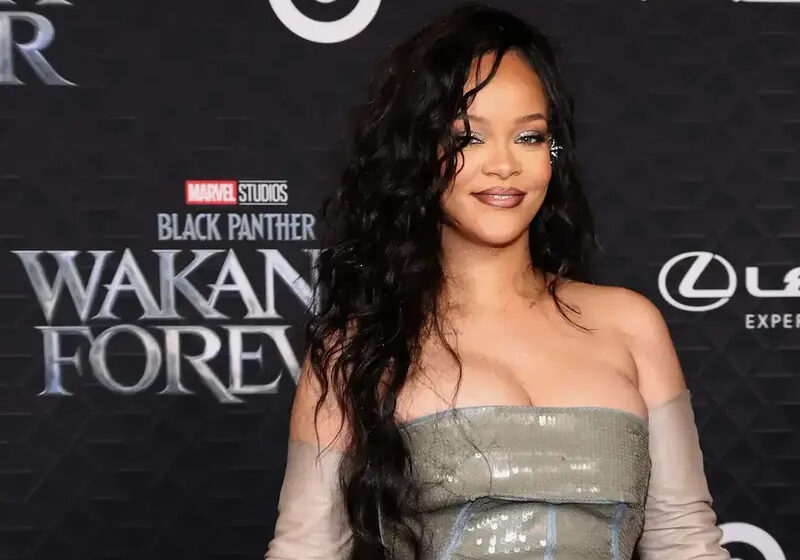  Rihanna retorna à cena musical e lança ‘Lift Me Up’, trilha de ‘Pantera Negra 2’