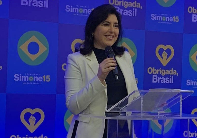  Simone Tebet anuncia apoio a Lula no 2º turno das eleições