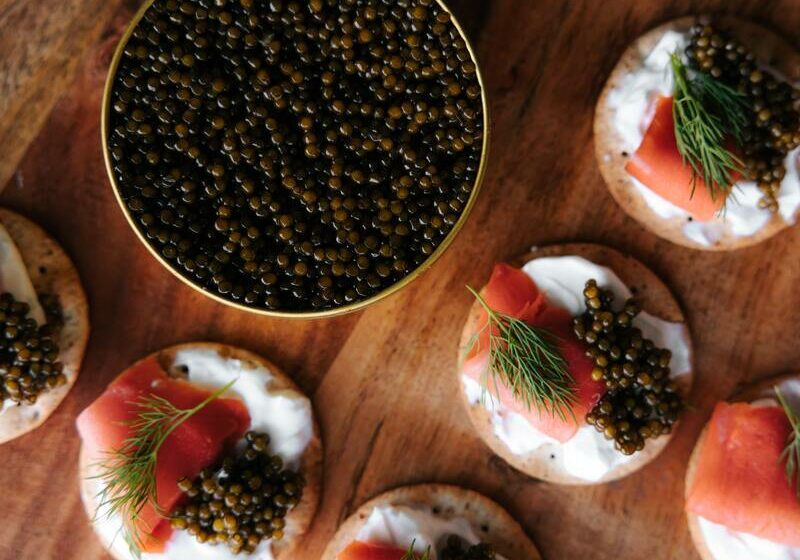  Caviar: conheça a história de um dos alimentos mais caros do mundo