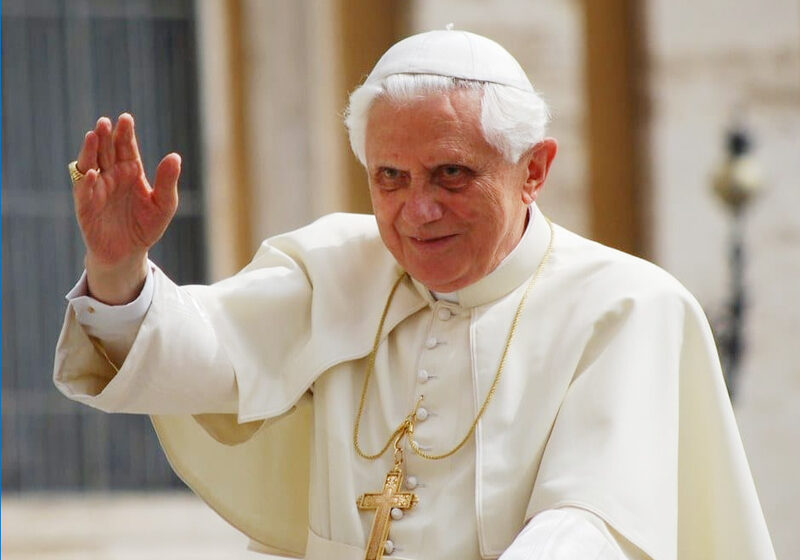  Papa emérito Bento XVI morre aos 95 anos