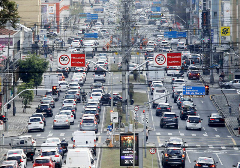  Cerca de 47% dos veículos do Paraná estão com o licenciamento irregular