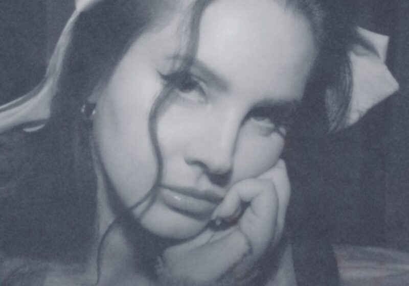  Lana Del Rey anuncia 9º disco para março de 2023