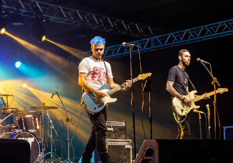  Banda Hitmen faz show tributo ao Coldplay no Crossroads
