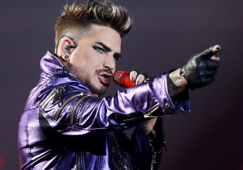  Adam Lambert lembra homofobia após beijo gay em apresentação