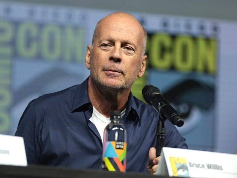 Bruce Willis é Diagnosticado Com Demência Informa A Família Do Ator Hojepr