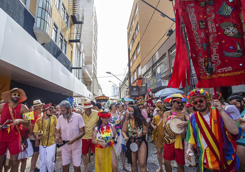  Marechal Deodoro terá bloqueio no trânsito para montagem do carnaval de Curitiba