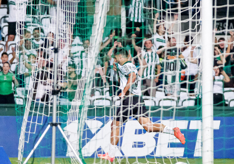  Paranaense: Coritiba vence o Londrina em jogo de muitos gols perdidos