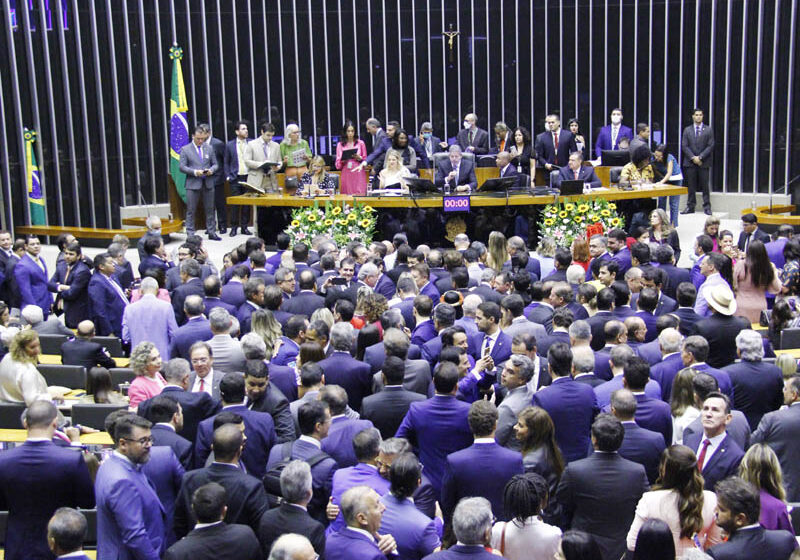  Deputados eleitos tomam posse e dão início à 57ª legislatura da Câmara