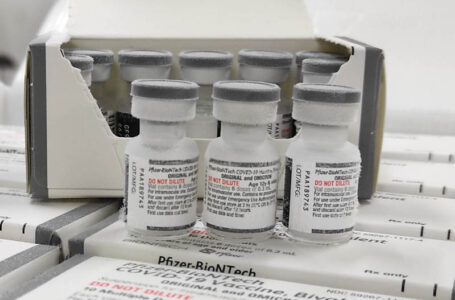 Saúde distribui vacina bivalente contra a Covid-19 para início da campanha 2023