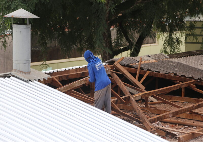  Prefeitura de Maringá investe cerca de R$ 2 milhões na reforma de telhados escolares
