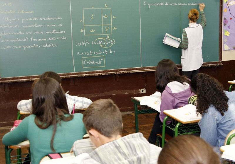  1.256 vagas: governo do Paraná antecipa edital do concurso público para professores