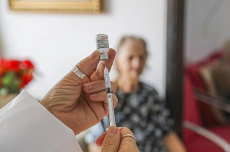 Saúde divulga cronograma de vacinação bivalente para imunossuprimidos