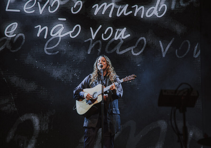  Ana Carolina faz apresentação em Curitiba em homenagem a Cássia Eller