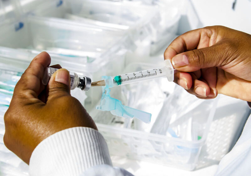  Saúde de Curitiba amplia público da vacinação contra gripe nesta segunda-feira