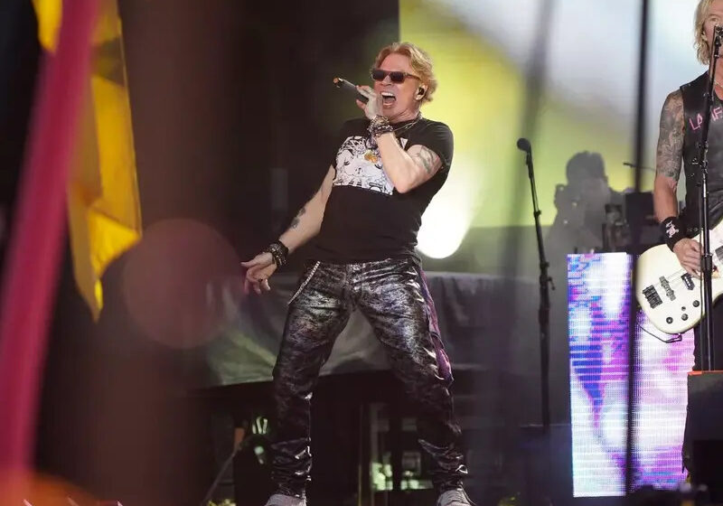  Axl Rose, do Guns N’ Roses, recebe críticas após apresentação no Glastonbury Festival