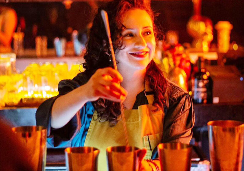  Paradis Club promove noite com premiada bartender