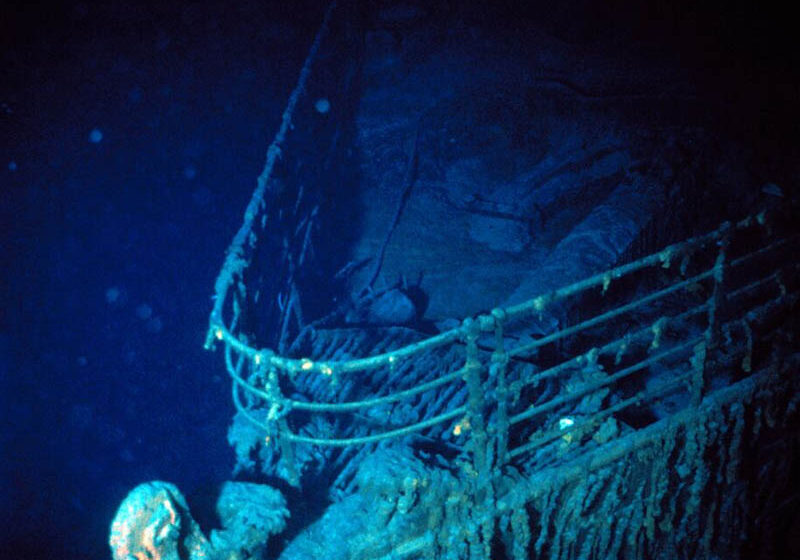  Submarino que leva turistas para ver destroços do Titanic desaparece no Atlântico
