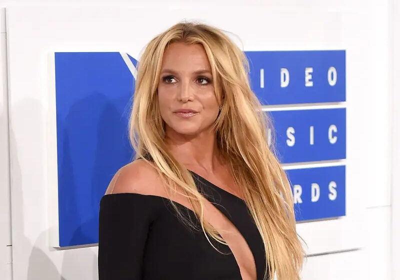  Britney Spears divulga data de lançamento da autobiografia ‘The Woman In Me’