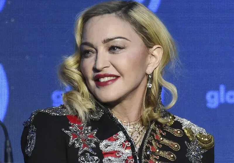  Madonna revela nova data de turnê e fala de internação