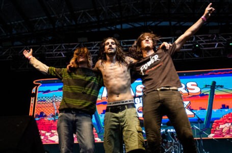 Banda tributo ao Nirvana, Seattle Supersonics, se apresenta em Curitiba ao lado de orquestra