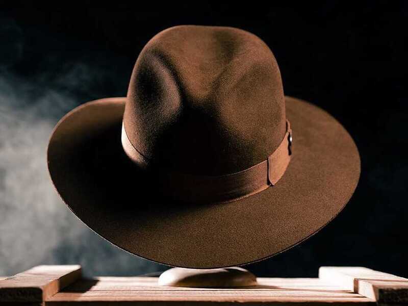 Harrison Ford ganha réplica do chapéu de Indiana Jones, originalmente  fabricado no Brasil - HojePR