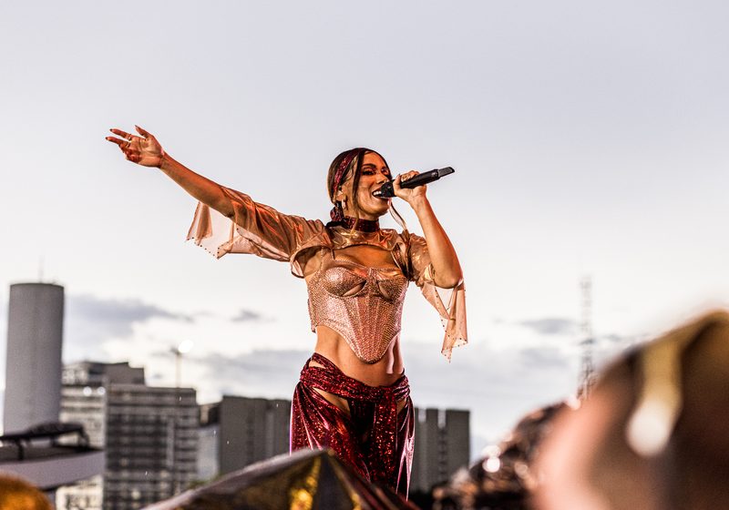  Anitta anuncia show de pré-Carnaval em Curitiba