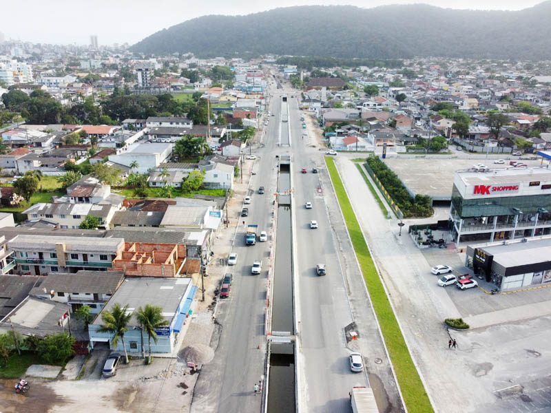 BR-277: edital do leilão prevê ligação entre Curitiba e Paranaguá em três  pistas - HojePR