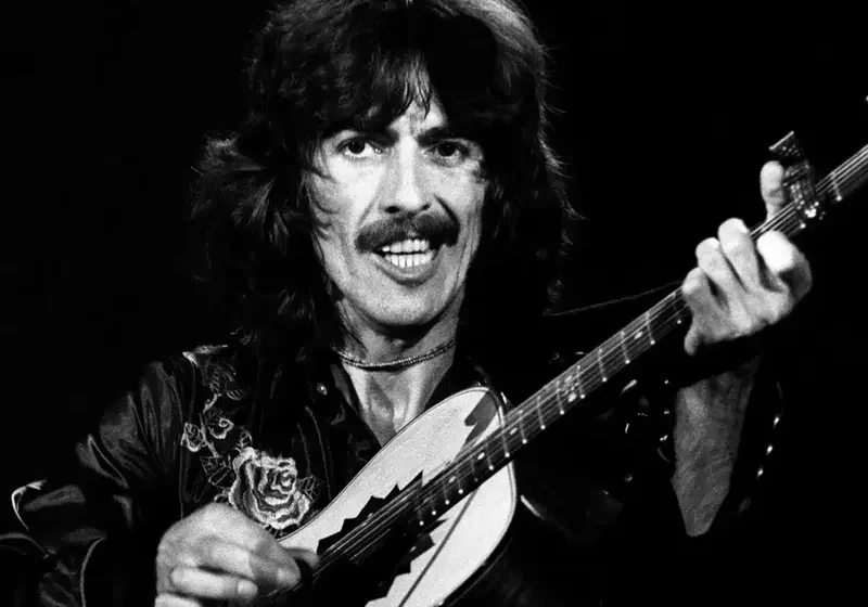 George Harrison: o guitarrista que influencia gerações completaria