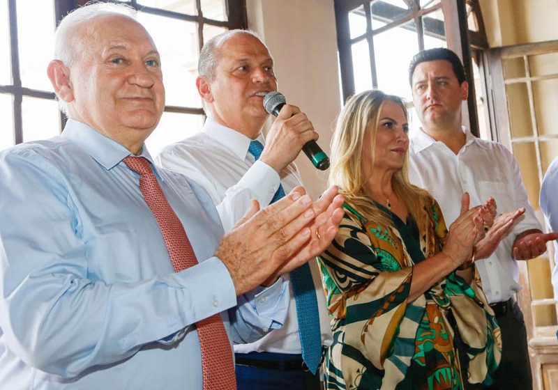  Ricardo Barros reúne políticos e empresários para comemorar aniversário