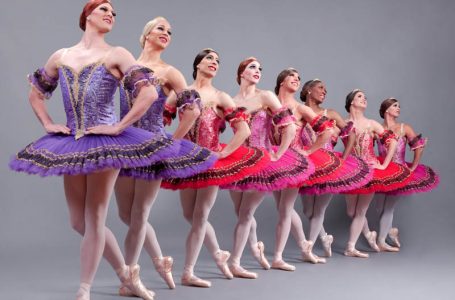 Les Ballets Trockadero de Monte Carlo pela primeira vez em Curitiba