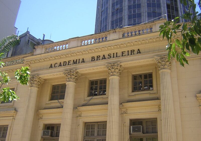  Lília Schwarcz e Edgard Telles Ribeiro são candidatos a vaga na Academia Brasileira de Letras