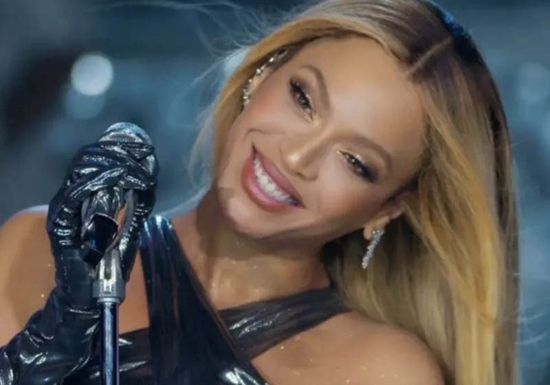  No Brasil, cantora Beyoncé participa de festa em Salvador