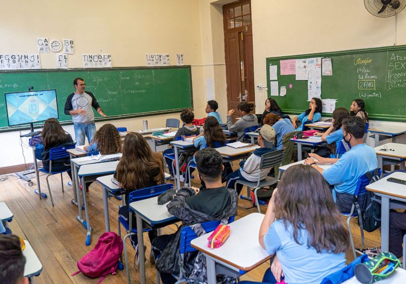  Ratinho Junior nomeia 1.180 novos professores para a rede estadual de educação