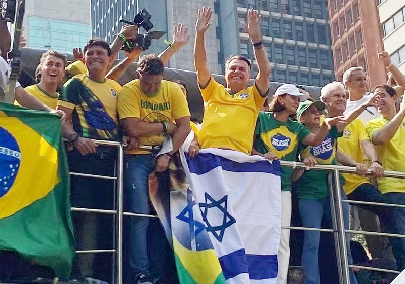  Bolsonaro reúne milhares na Paulista, minimiza minuta do golpe e pede anistia para presos do 8/1