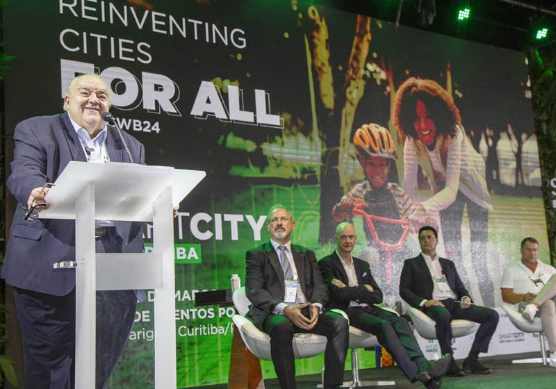  Curitiba ganha a 1ª Secretaria de Inteligência Artificial do Brasil na abertura do Smart City Expo